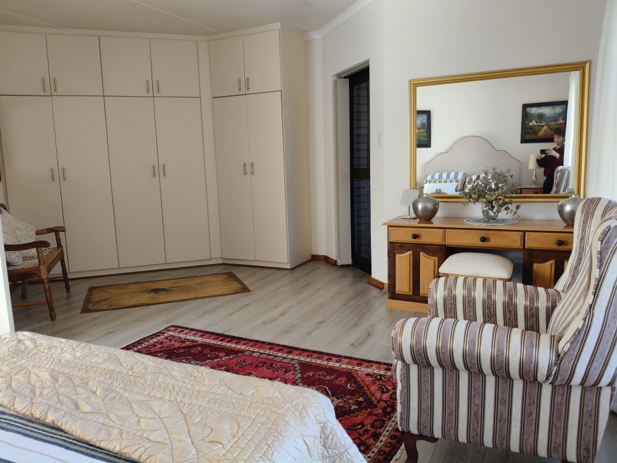 4 Bedroom Property for Sale in Wavecrest Eastern Cape